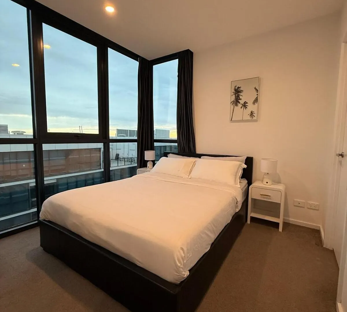 Urban Luxe Escape - Pool, Gym & Sauna - City Views Adelaide 0*,
